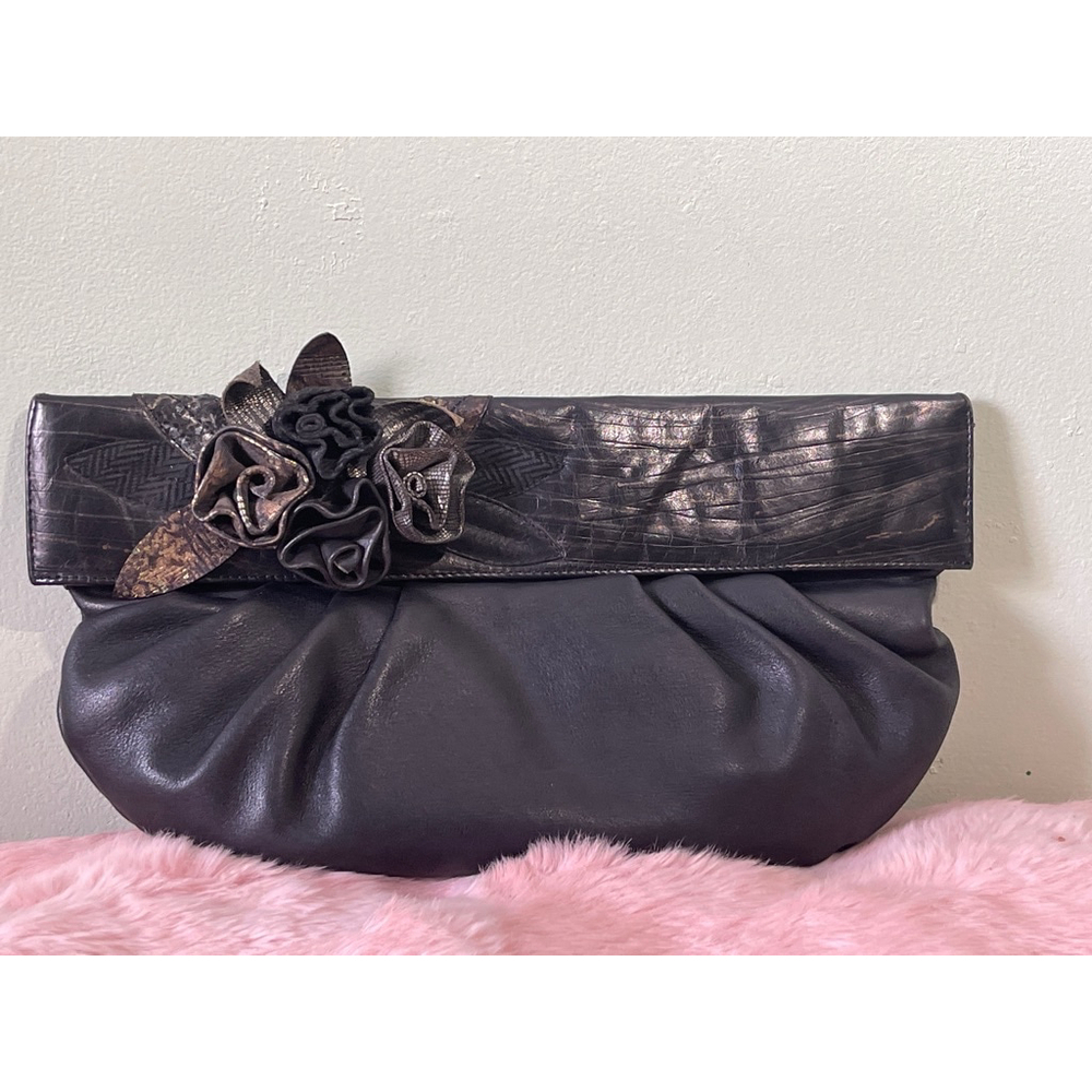 Women's Vintage Unbranded Black & Gold Clutch Purse